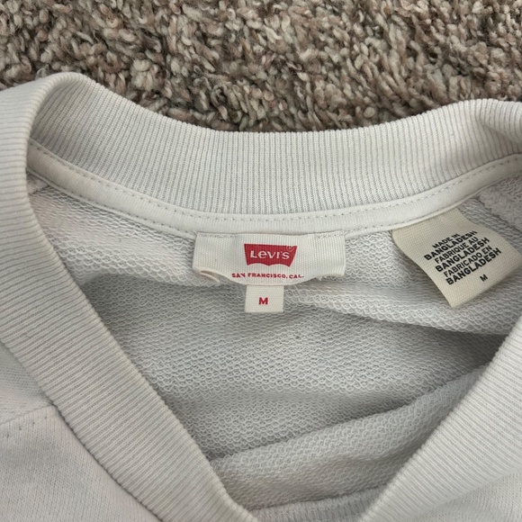 Levi’s Cropped White Crewneck Size Medium - Picture 2 of 2